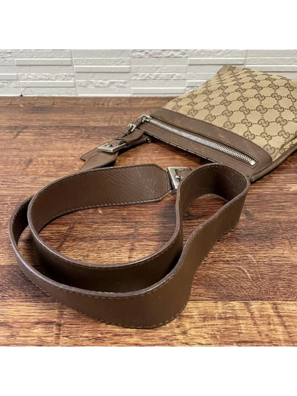 Gucci GG Canvas Leather Shoulder Bag Messenger Brown